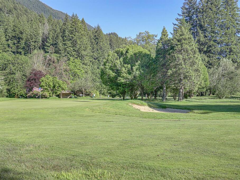Ski-Mount Hood Charm-Welches,Golf And Ski Resort Condo,W&D, Wifi,Near Woods,Hiking,Fishing Mount Hood Village Zewnętrze zdjęcie