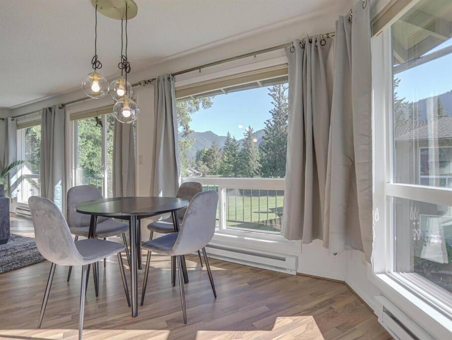 Ski-Mount Hood Charm-Welches,Golf And Ski Resort Condo,W&D, Wifi,Near Woods,Hiking,Fishing Mount Hood Village Zewnętrze zdjęcie